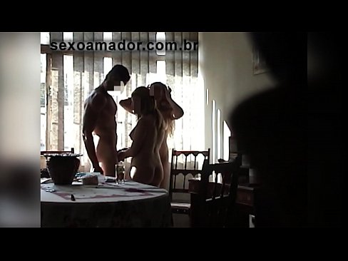 ❤️ 性友邀请巨无霸和他一起玩3P ❤❌ Fucking video